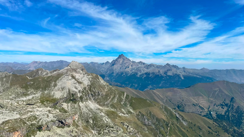 La centralità dei territori periferici: osservare la montagna del Piemonte